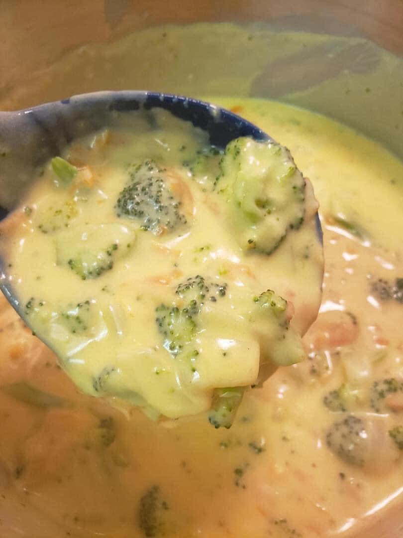 Photo of Creamy Crockpot Broccoli Cheddar Soup